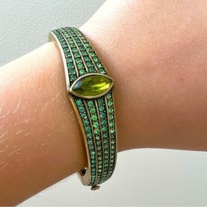 Sparkling Lavintage clamper bracelet in shades of Swarovski crystals